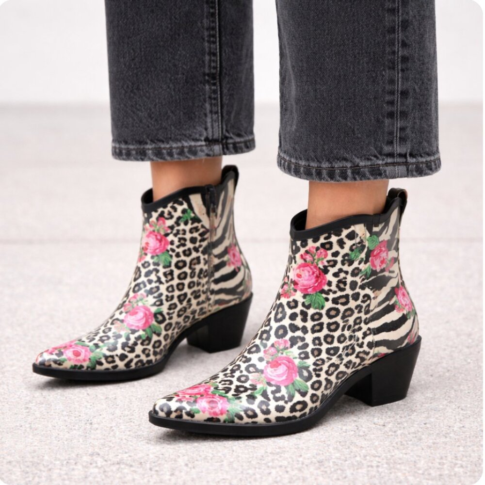 Corkys‎ Cowboy Boot Styled Rubber Ankle Rain Boots, Animal Print Wellies, Size 9
